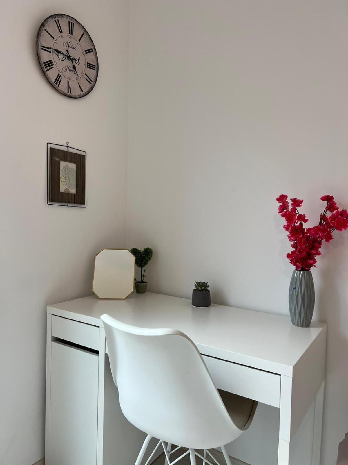 Paris Luxury Top Centre 2Bdr Apt W Work Desk And Wifi Near Nevsky Cathedral Sofia Esterno foto